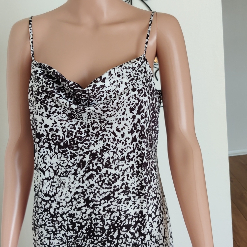 Dress - Picture 5 of 5